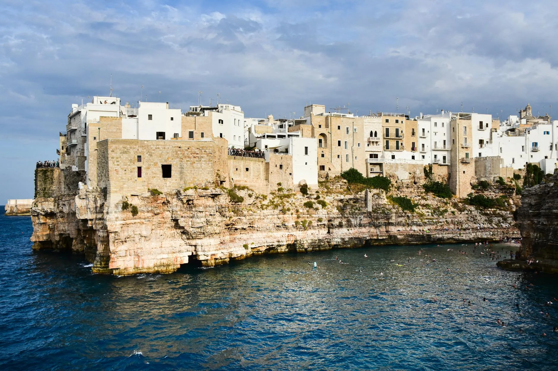 ️ Polignano a Mare : histoire et identité
