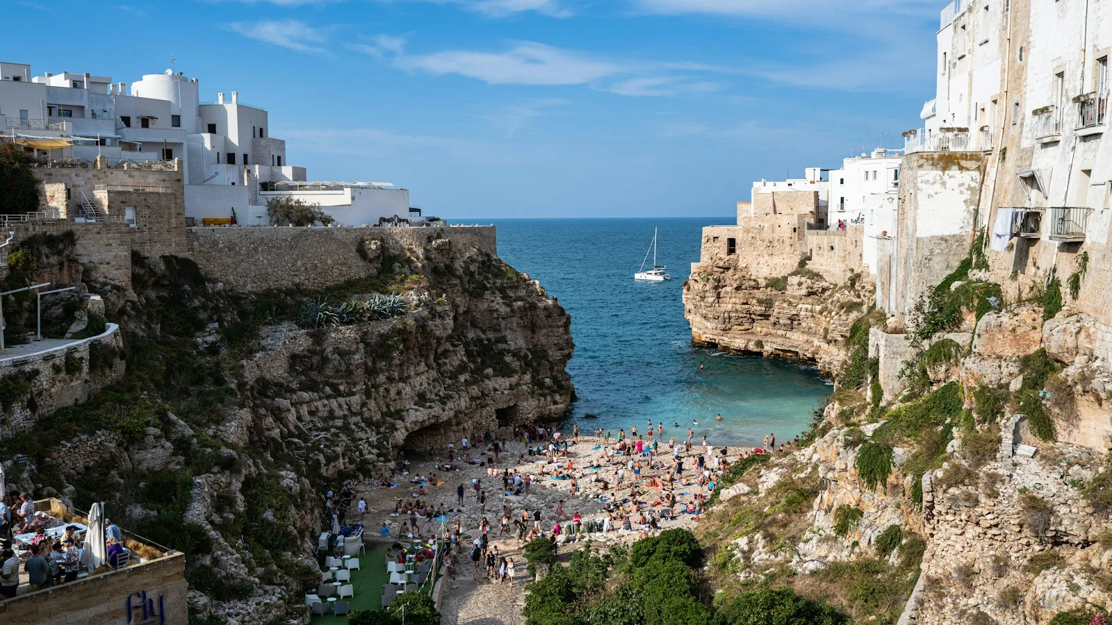 Jour 4 — Ostuni ou Polignano a Mare selon l'énergie du jour