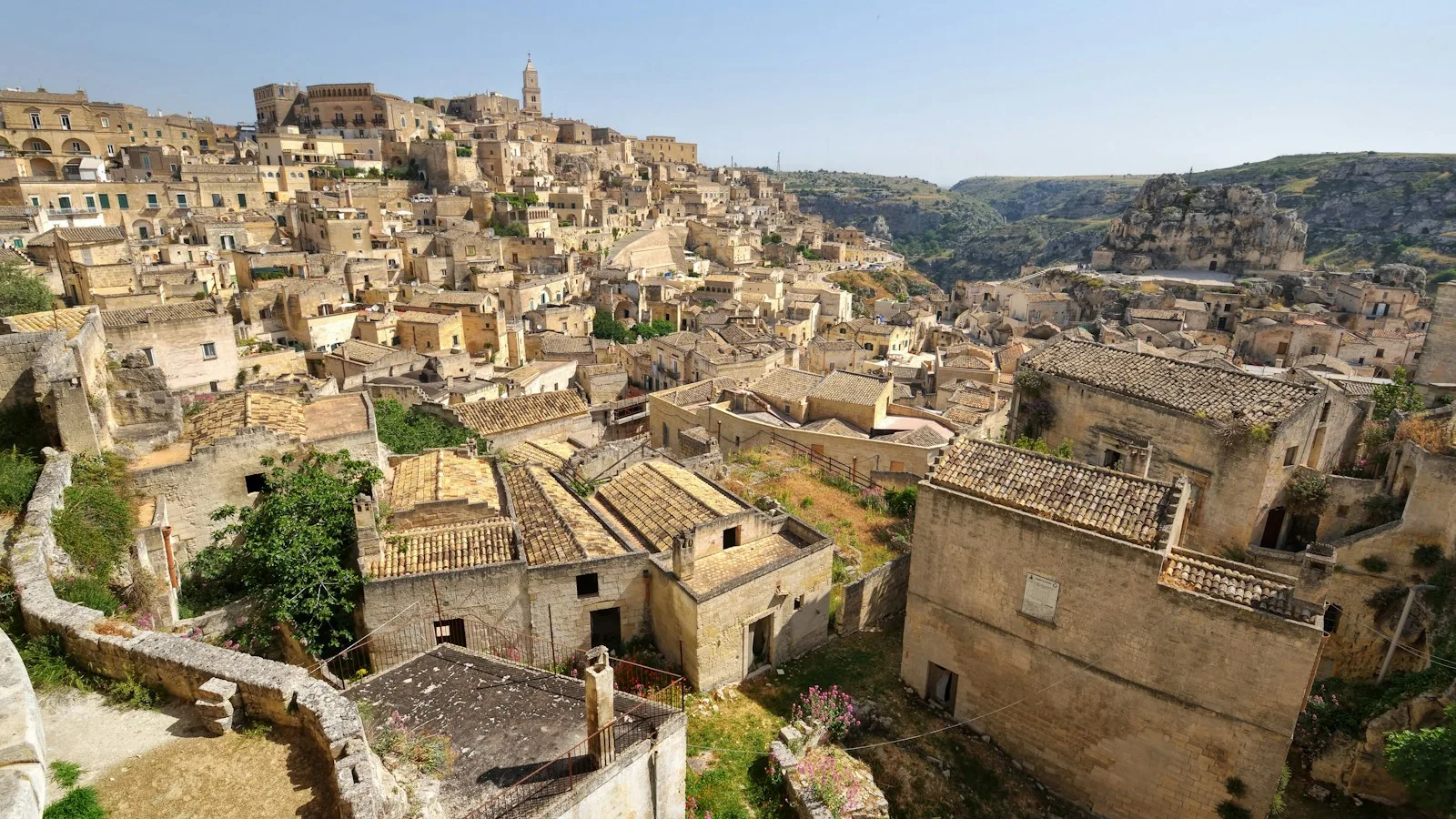 Jour 2 : Polignano → Matera (75 km, ~1h15)