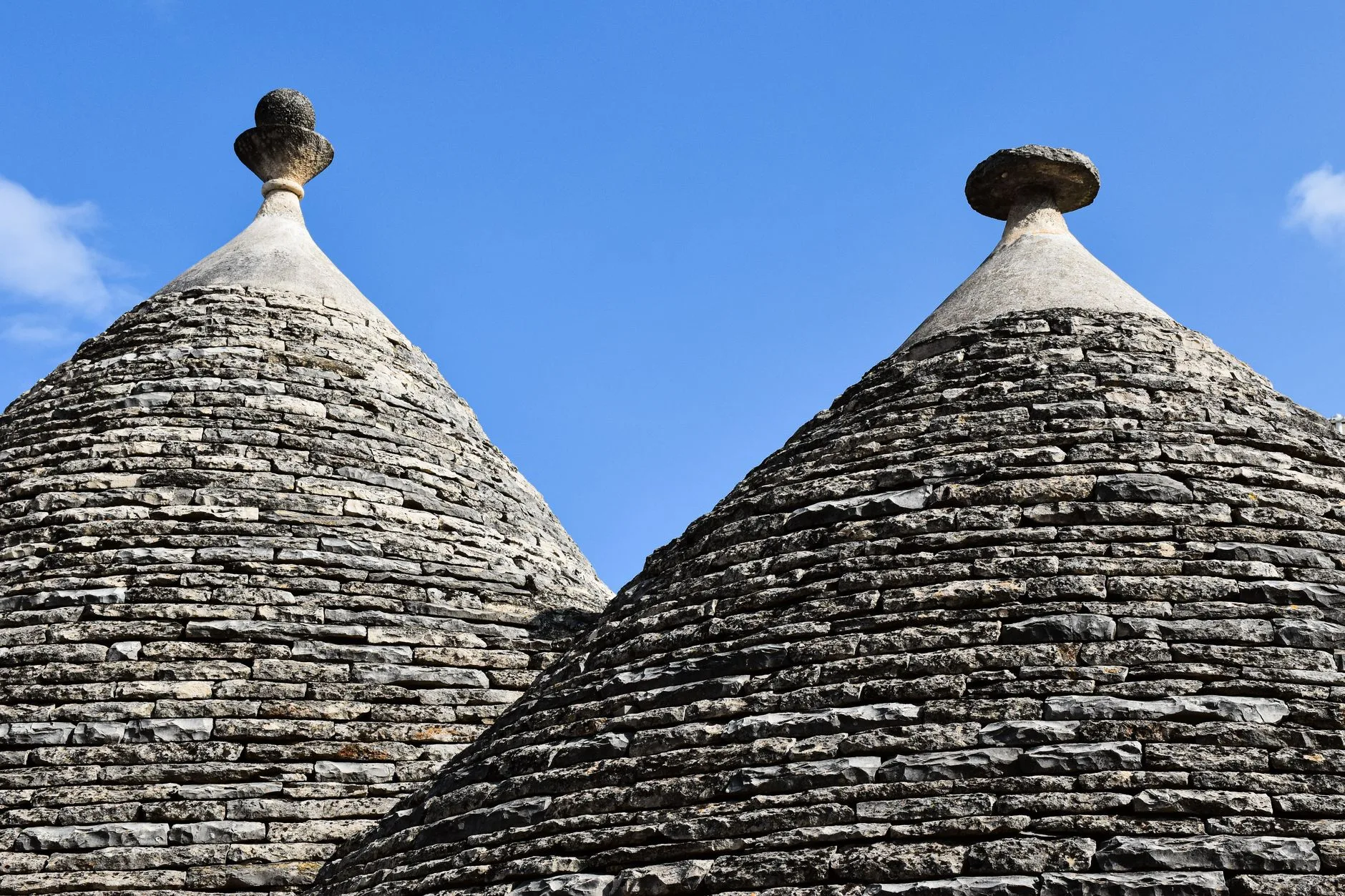 Jour 3 : Matera → Alberobello → Locorotondo → Ostuni (~115 km)